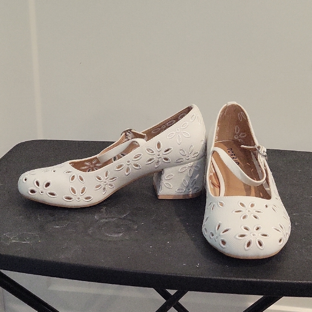 Elegant White Women's Shoes